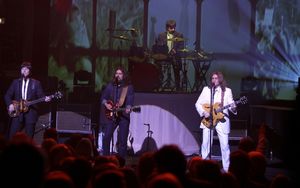 RAIN cast members: Ralph Castelli as Ringo Starr, Joe Bithorn as George Harrison and  Photo