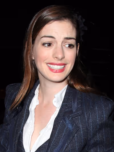 Anne Hathaway Photo