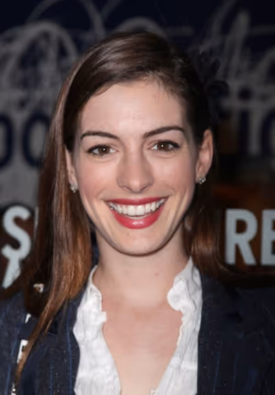 Anne Hathaway Photo