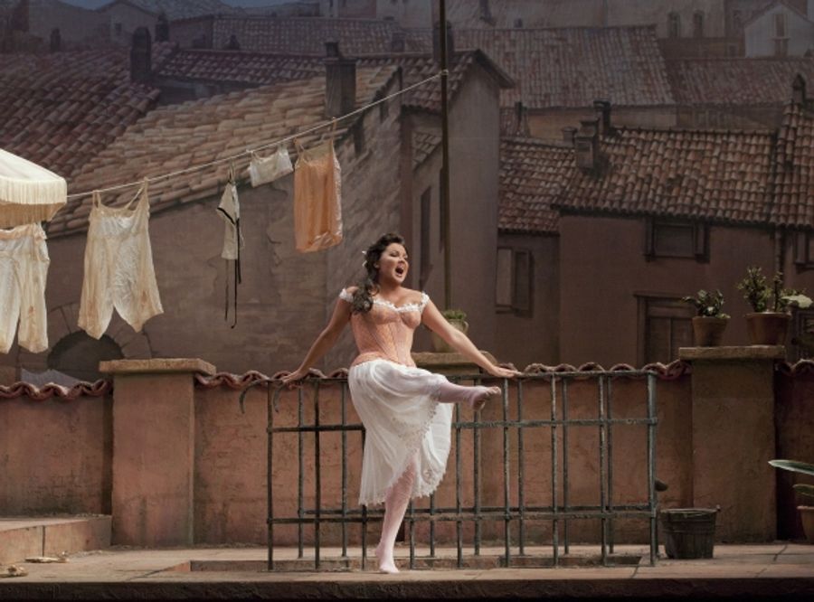 Photo Flash: Metropolitan Opera's DON PASQUALE Image