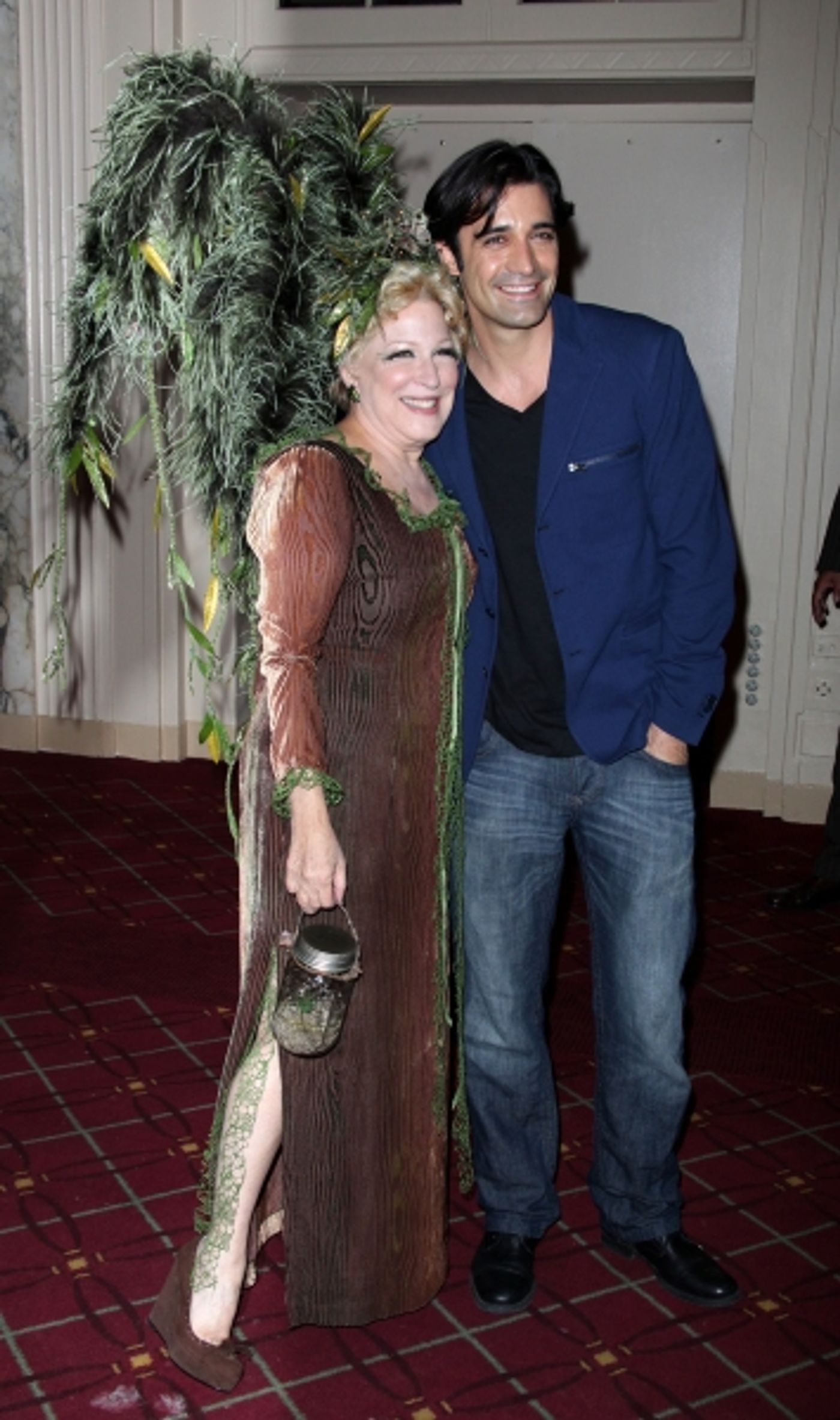Photo Coverage: 15th Annual Hulaween Benefit Gala  Image