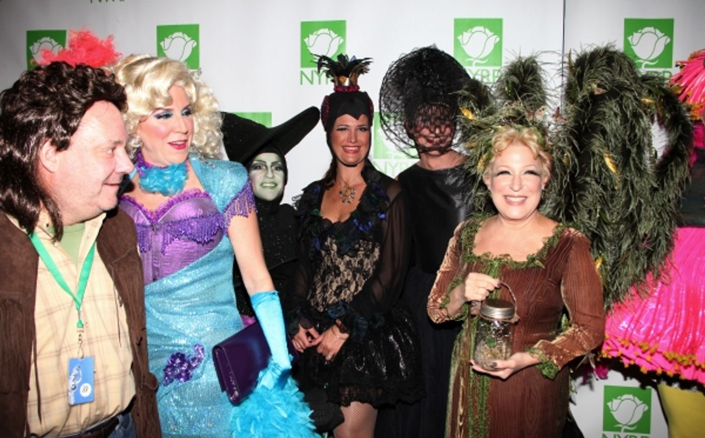 Photo Coverage: 15th Annual Hulaween Benefit Gala  Image