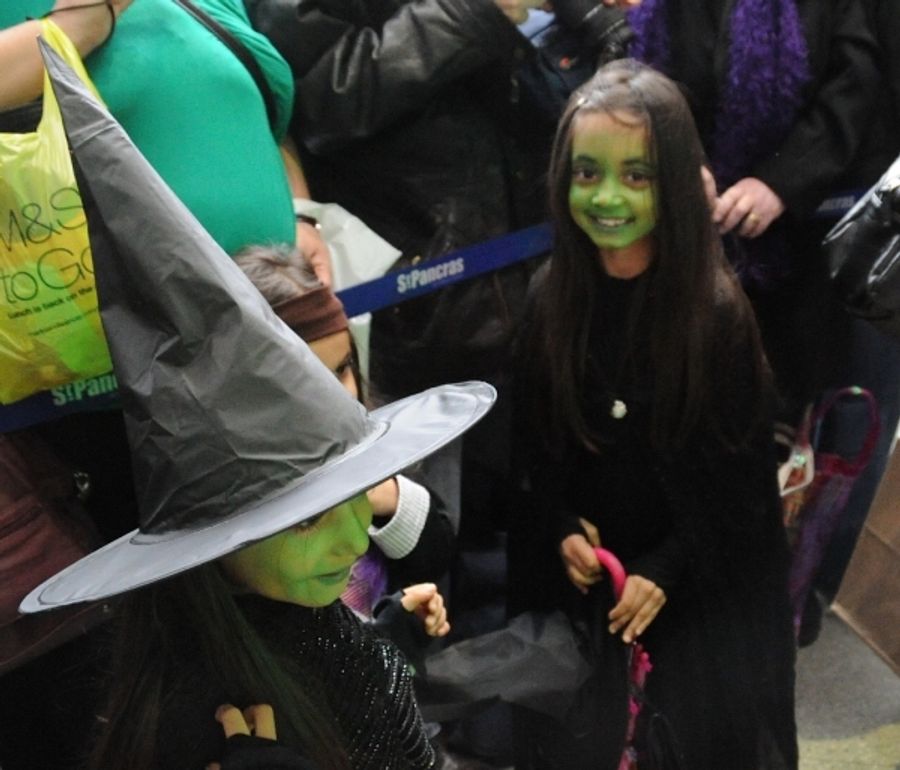 Photo Coverage: WICKED Day 2010 - Live From London! Image