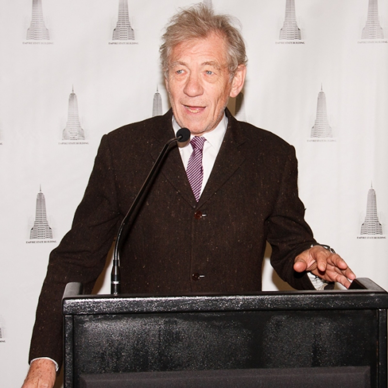 Photo Coverage: Ian McKellen Lights Up the Empire State Building for Only Make Believe — photo 6 of 22