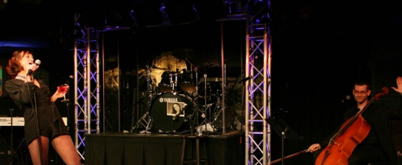 Photo Flash: HOT MESS MANHATTAN Plays Midtown Theatre  Image