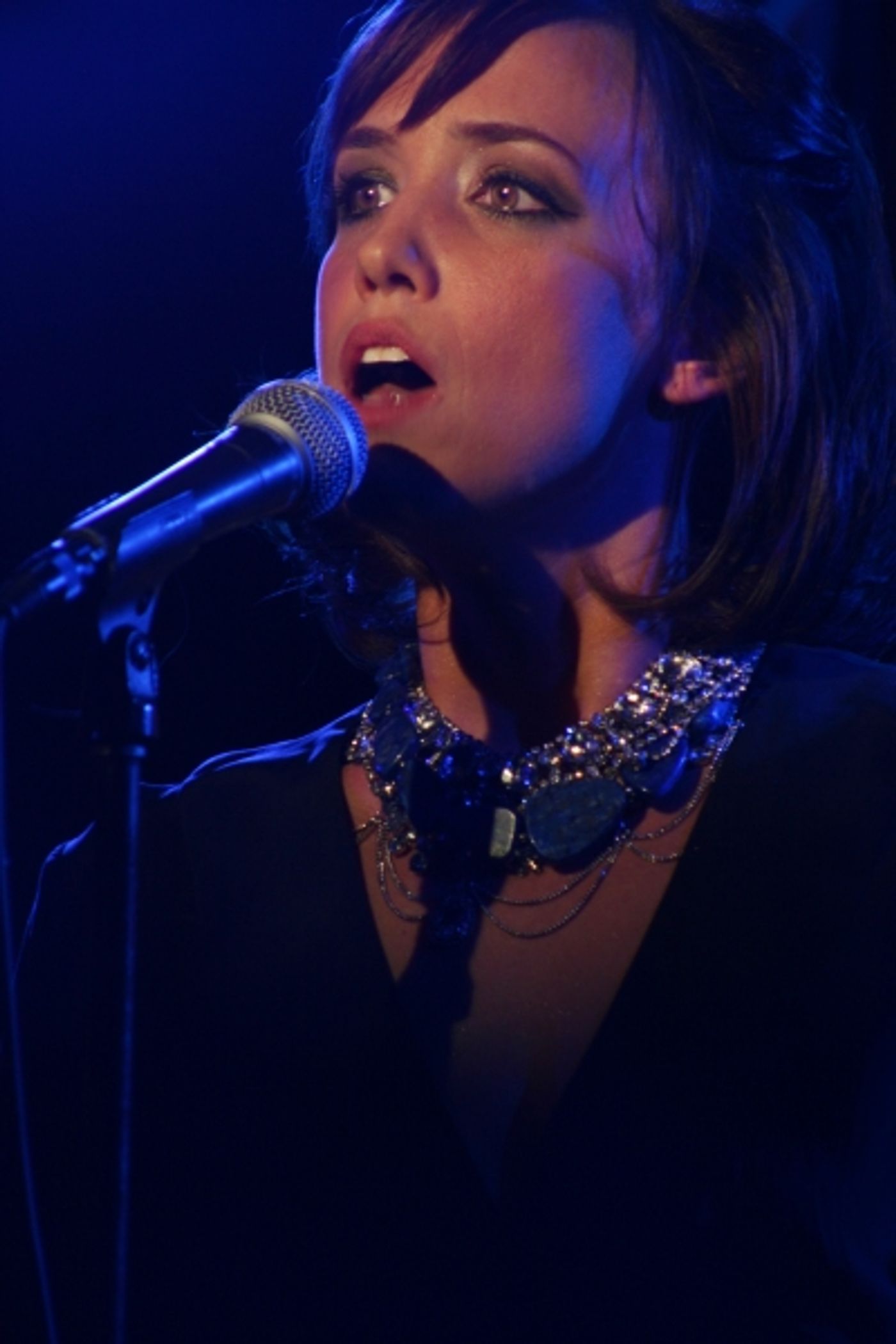 Photo Flash: HOT MESS MANHATTAN Plays Midtown Theatre  Image