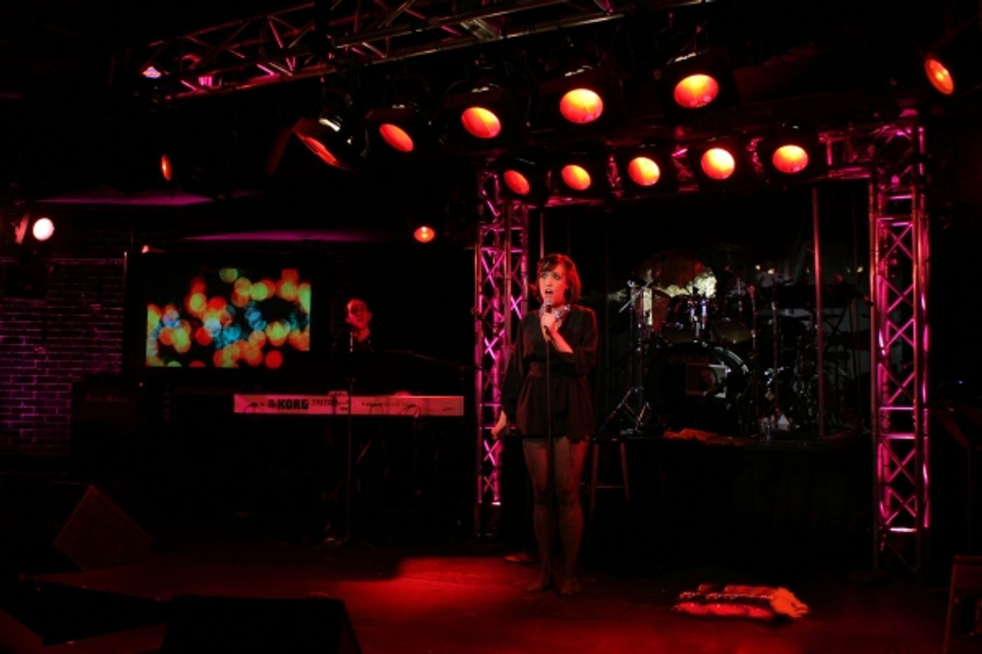 Photo Flash: HOT MESS MANHATTAN Plays Midtown Theatre  Image