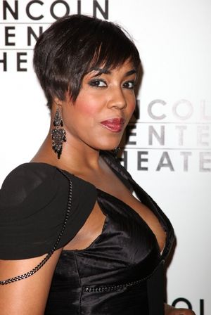 De'Adre Aziza @ BroadwayWorld De'Adre Aziza Photo