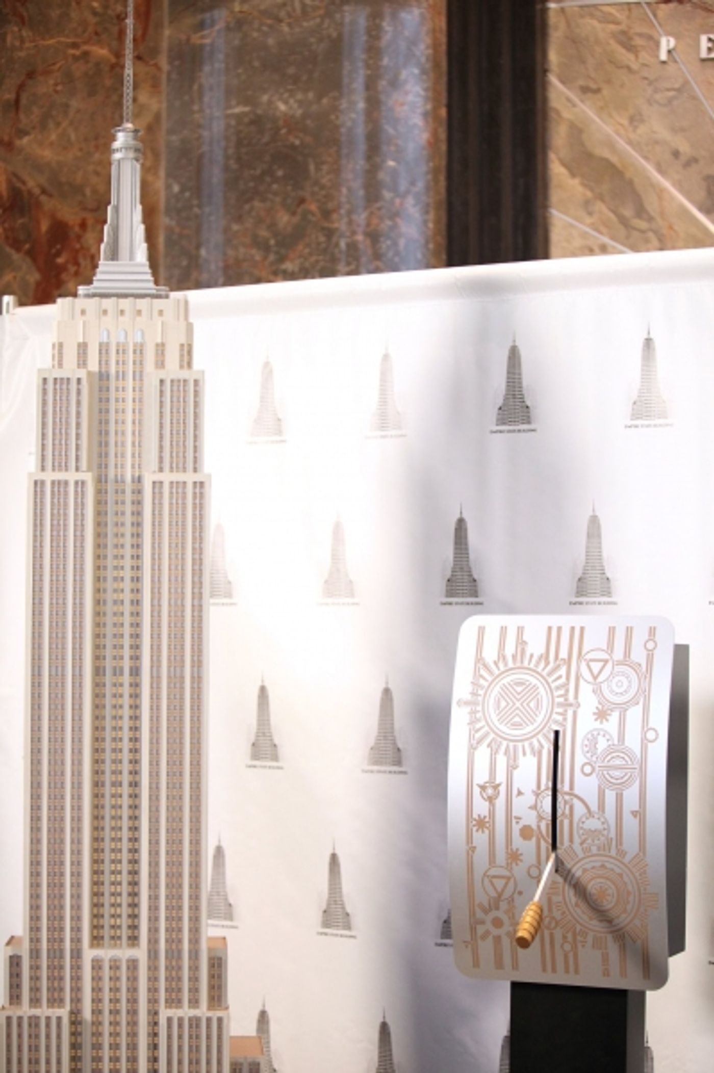 Photo Coverage: JERSEY BOYS Lighting Ceremony at the Empire State Building Photo Coverage: JERSEY BOYS Lighting Ceremony at the Empire State Building Image