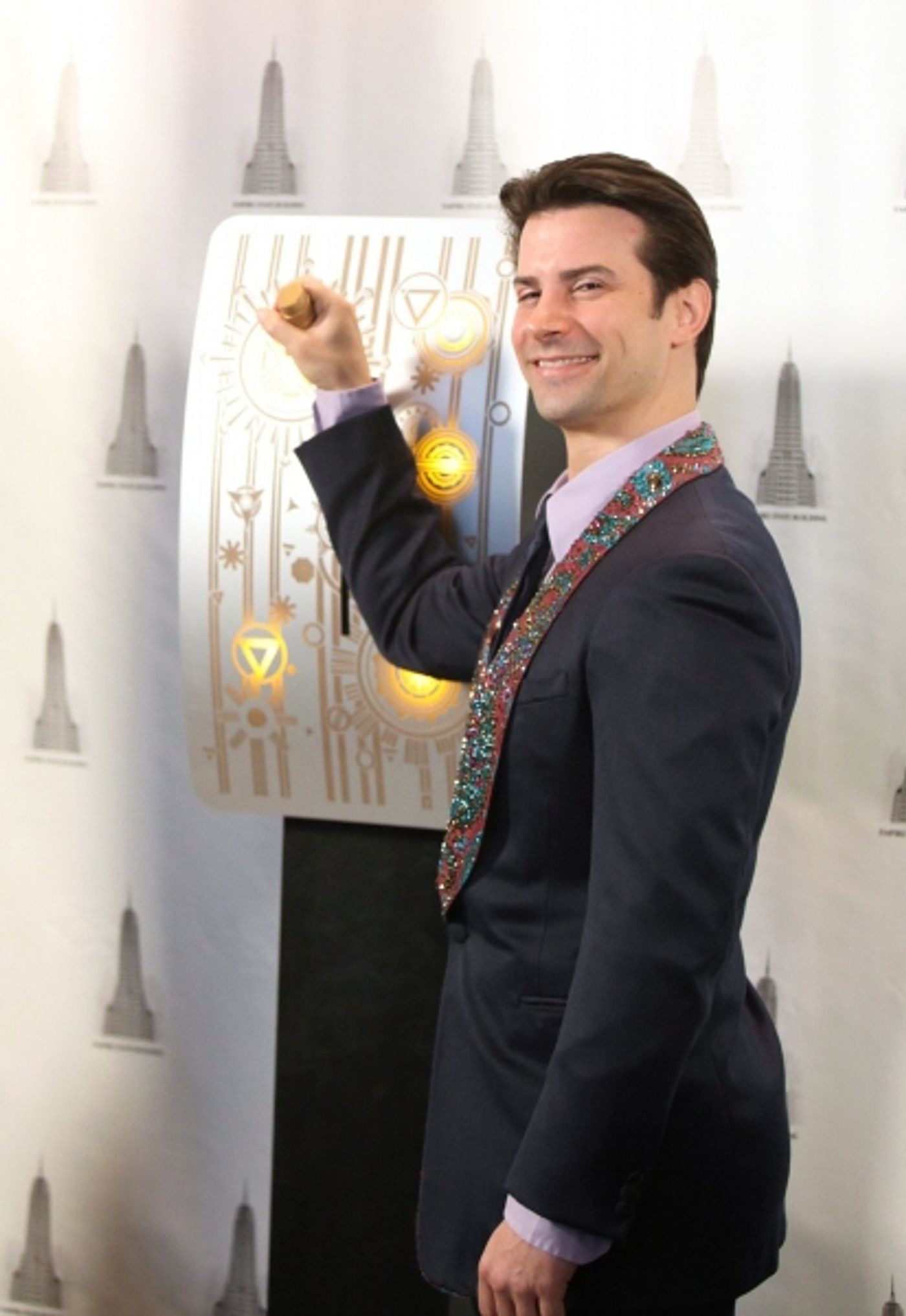 Photo Coverage: JERSEY BOYS Lighting Ceremony at the Empire State Building  Image