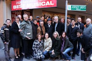 Frankie Valli, Bob Gaudio, Des McAnuff, Jordan Roth  & cast Photo