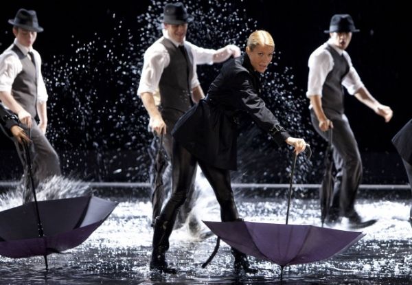 Holly (guest star Gwyneth Paltrow, C) performs 