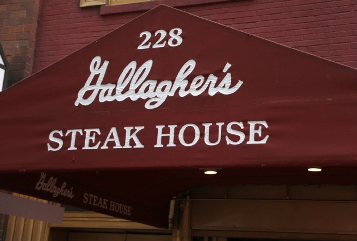 Photo Coverage: JERSEY BOYS celebrates Five Years on Broadway with Fans!  Image