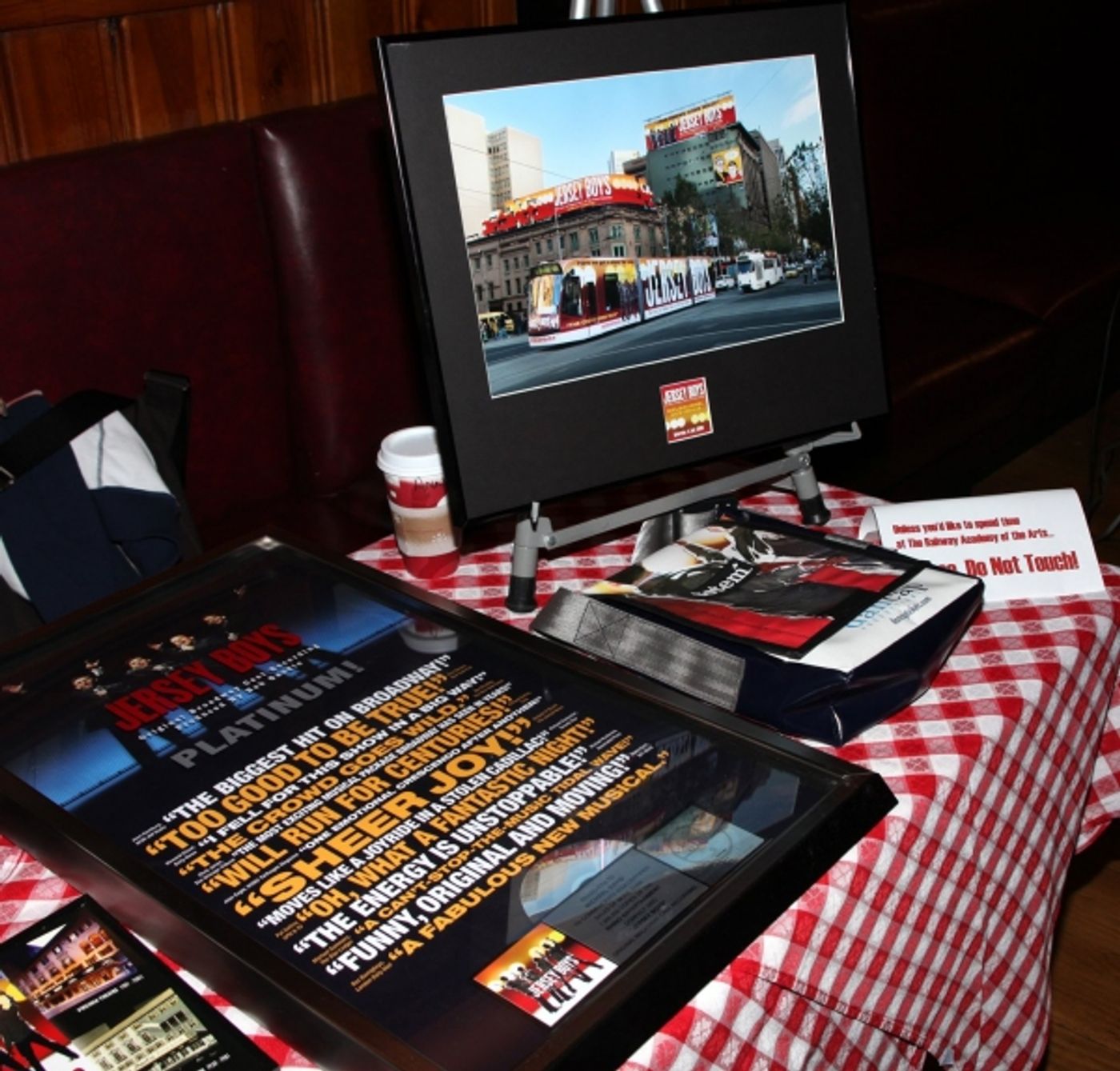 Photo Coverage: JERSEY BOYS celebrates Five Years on Broadway with Fans!  Image