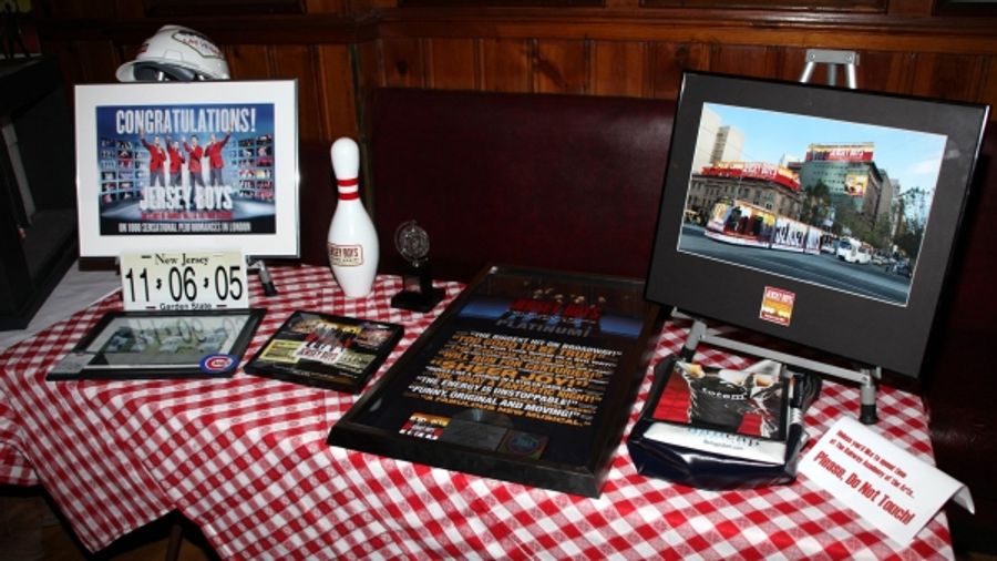 Photo Coverage: JERSEY BOYS celebrates Five Years on Broadway with Fans! Image