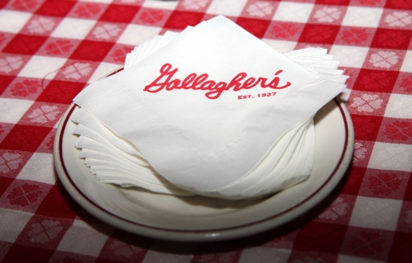 Photo Coverage: JERSEY BOYS celebrates Five Years on Broadway with Fans!  Image