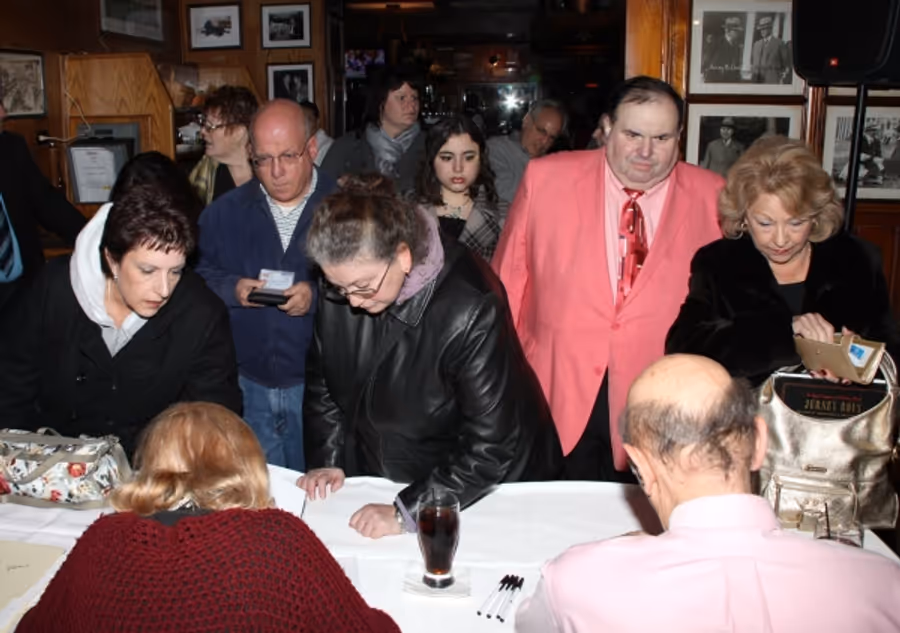 Photo Coverage: JERSEY BOYS celebrates Five Years on Broadway with Fans! Image