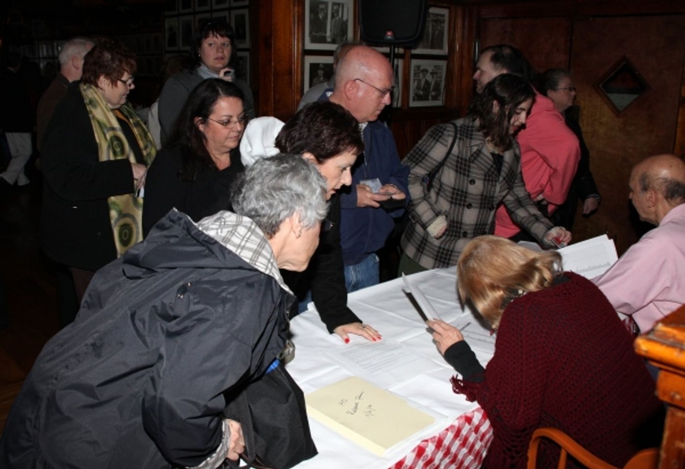 Photo Coverage: JERSEY BOYS celebrates Five Years on Broadway with Fans!  Image