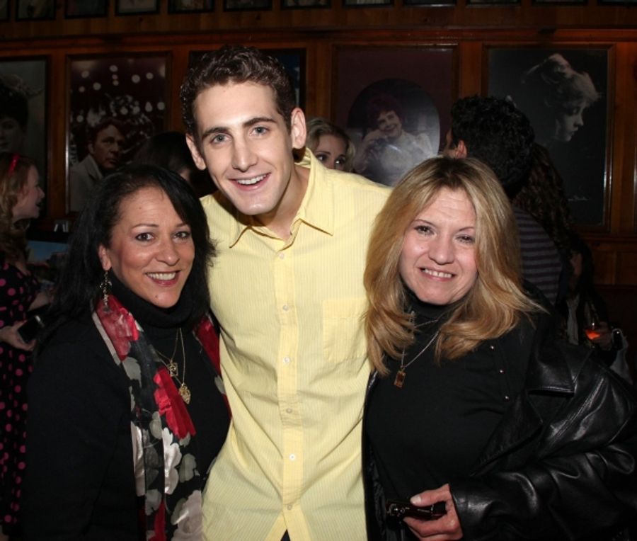 Photo Coverage: JERSEY BOYS celebrates Five Years on Broadway with Fans! Image