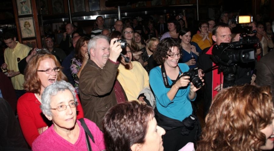 Photo Coverage: JERSEY BOYS celebrates Five Years on Broadway with Fans! Image