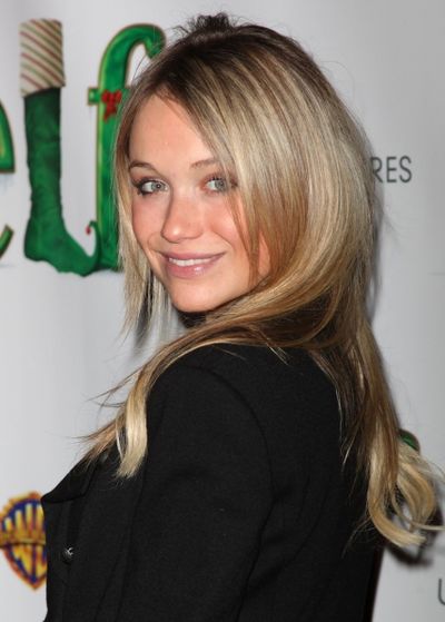 Katrina Bowden Photo
