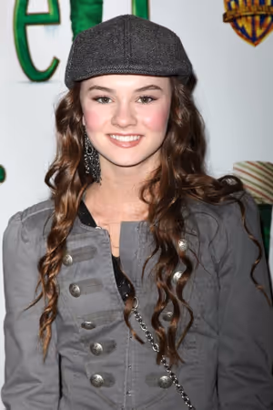 Madeline Carroll @ BroadwayWorld Madeline Carroll Photo