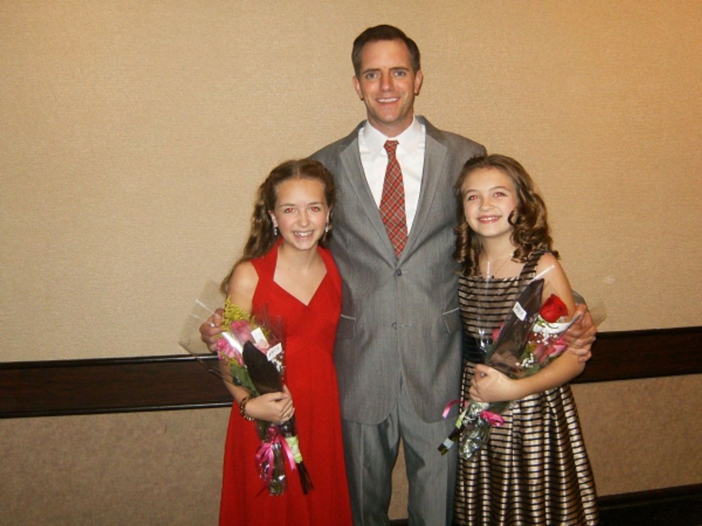 Photo Flash: IT'S BEGINNING TO LOOK A LOT LIKE CHRISTMAS Opening Night  Image