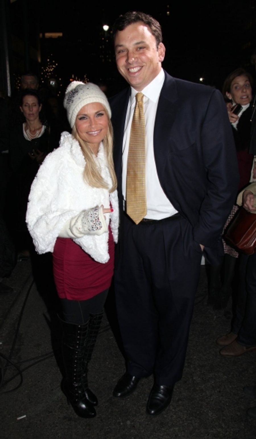 Photo Coverage: Chenoweth 'Shares The Joy' at the Lord & Taylor Christmas Window Unveiling Image