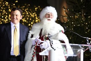 President and CEO of Lord & Taylor Brendan Hoffman & Santa Claus @ BroadwayWorld President and CEO of Lord & Taylor Brendan Hoffman & Santa Claus Photo