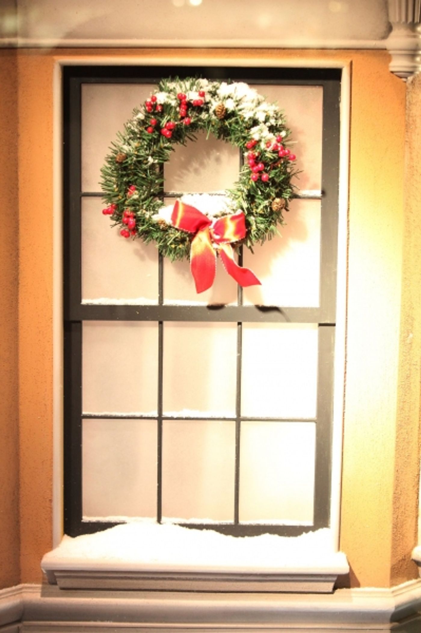 Photo Coverage: Chenoweth 'Shares The Joy' at the Lord & Taylor Christmas Window Unveiling  Image