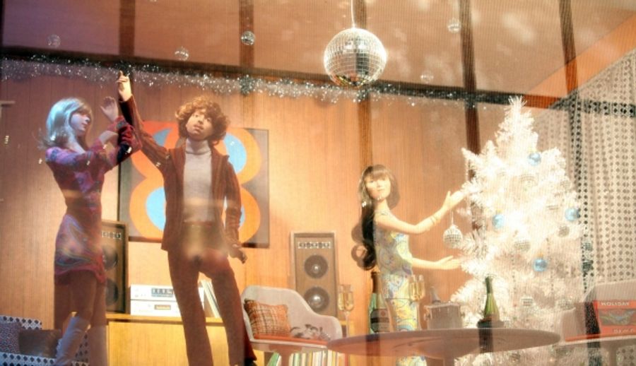 Photo Coverage: Chenoweth 'Shares The Joy' at the Lord & Taylor Christmas Window Unveiling Image