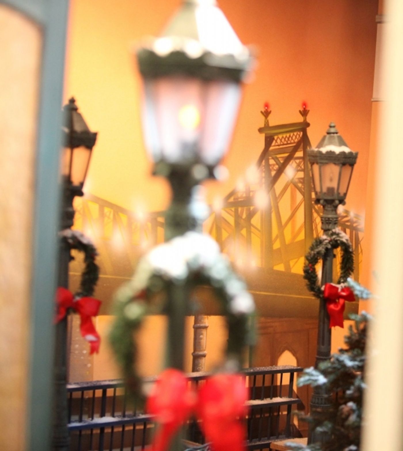 Photo Coverage: Chenoweth 'Shares The Joy' at the Lord & Taylor Christmas Window Unveiling  Image