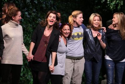 Julie White, Nia Vardolos, Gloria Estefan, Diane Neal, Elizabeth Banks & Leslie Bibb Photo