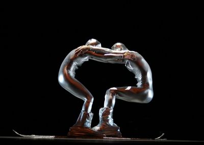 Yasmine Lee & Todd Burnsed - Momix - Millennium Skiva Photo