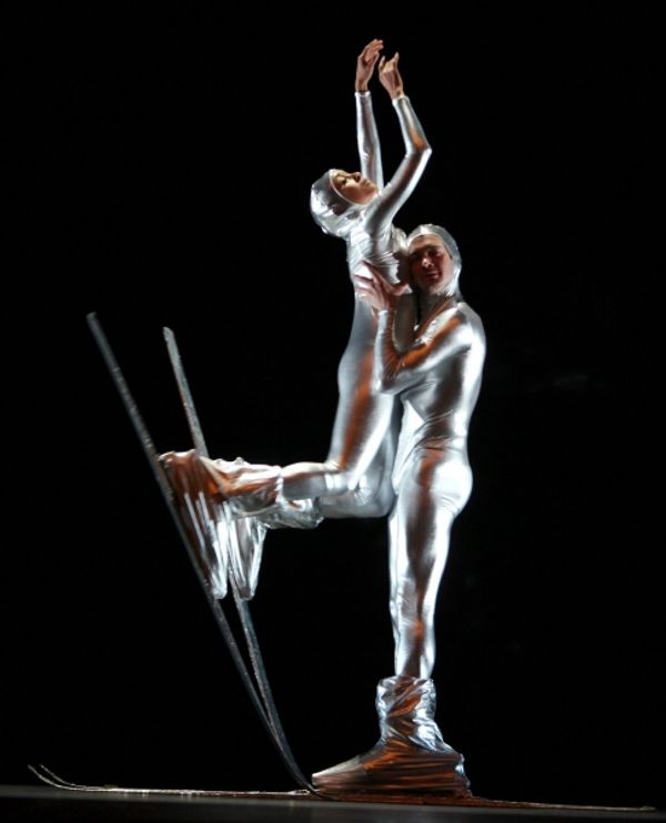 Yasmine Lee & Todd Burnsed - Momix - Millennium Skiva Photo