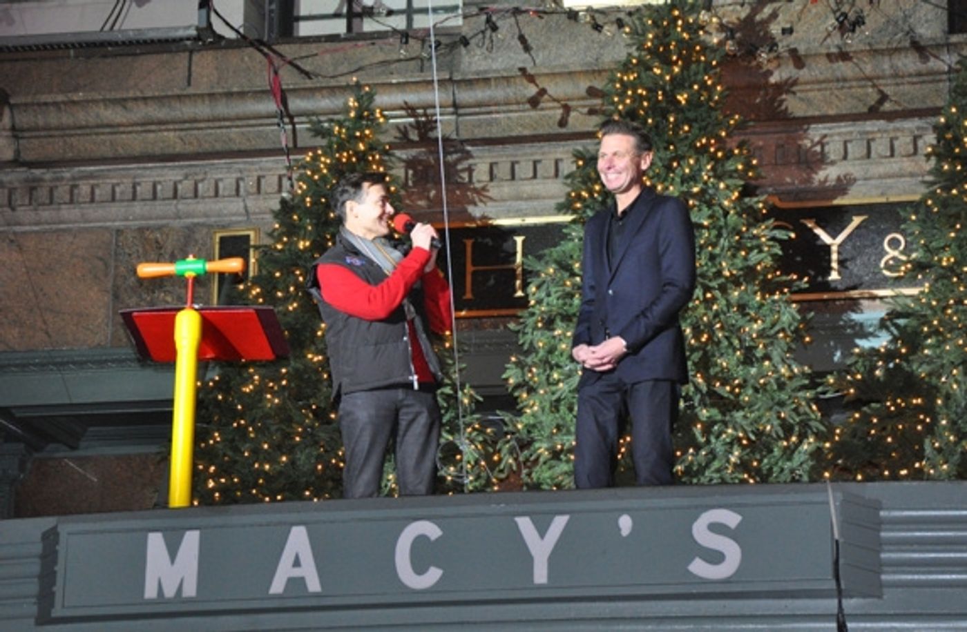 Photo Coverage: Macy's Herald Square Christmas Window Unveiling Spectacular  Image