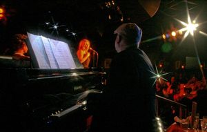 Jake Simpson, Taylor Dayne & Walter Afanasieff perform at Upright Cabaret's "It Gets  Photo