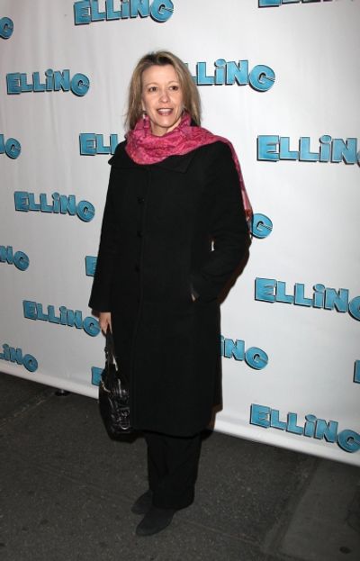Linda Emond Photo