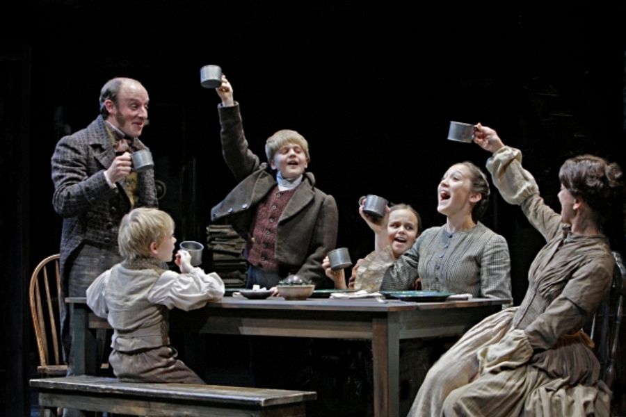 Photo Flash: Guthrie's A CHRISTMAS CAROL Image