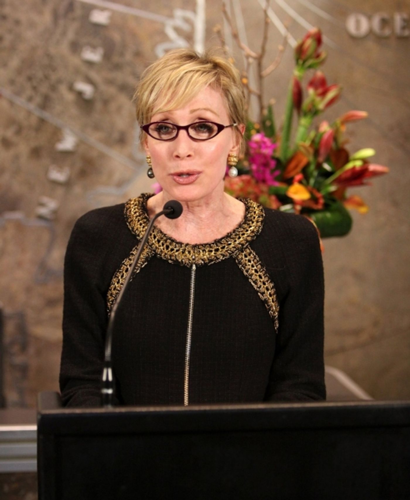 Photo Coverage: Jane Krakowski Lights Up the Empire State Building for Charity Photo Coverage: Jane Krakowski Lights Up the Empire State Building for Charity Image