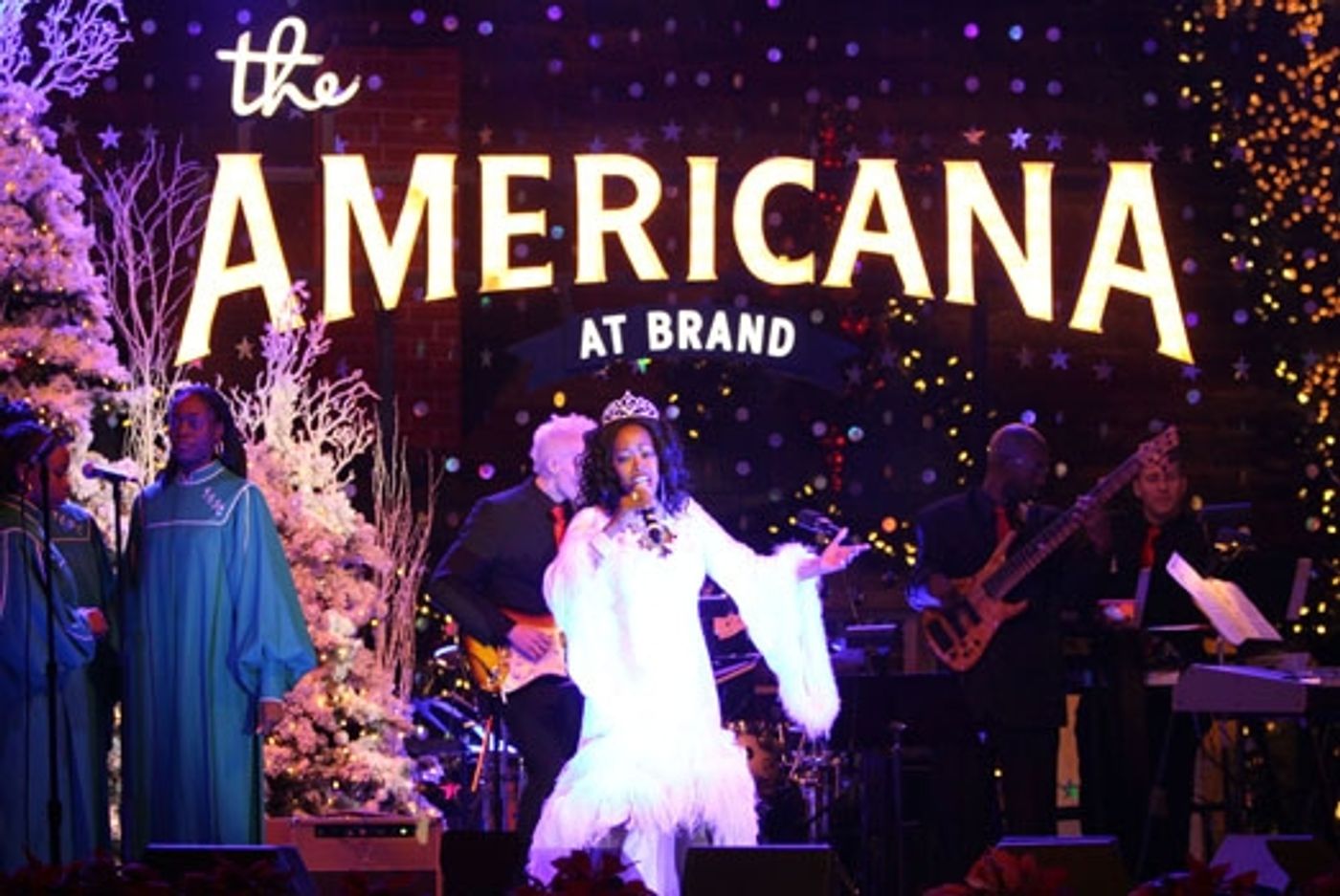 Photo Coverage: Christamas Tree Lighting Celebration with DWTS' Mark Ballas, Peabo Bryson, Warren, et al. Photo Coverage: Christamas Tree Lighting Celebration with DWTS' Mark Ballas, Peabo Bryson, Warren, et al. Image