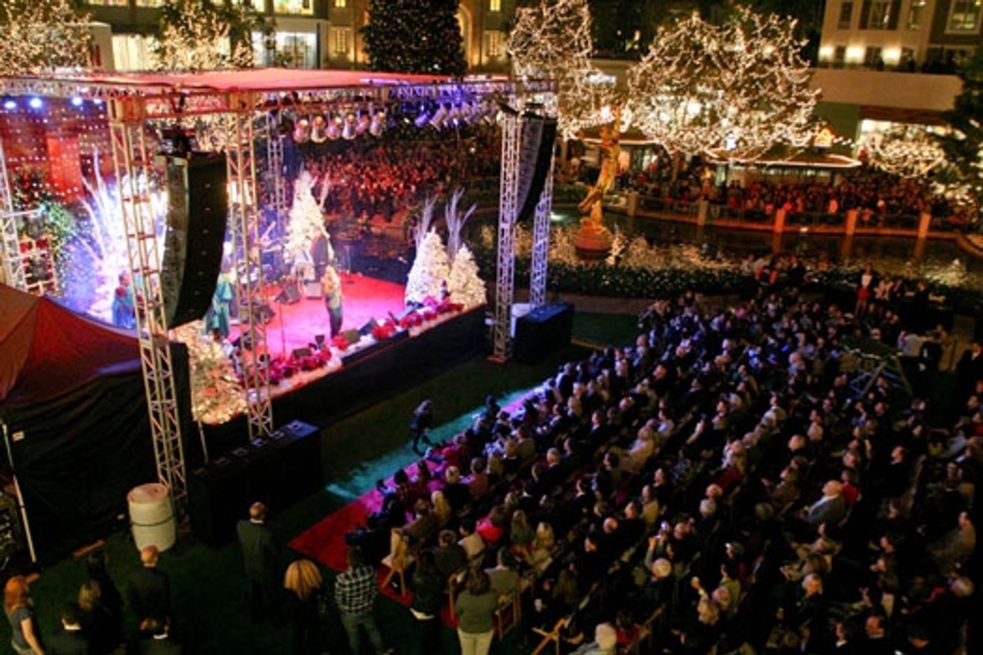 Photo Coverage: Christamas Tree Lighting Celebration with DWTS' Mark Ballas, Peabo Bryson, Warren, et al. Photo Coverage: Christamas Tree Lighting Celebration with DWTS' Mark Ballas, Peabo Bryson, Warren, et al. Image