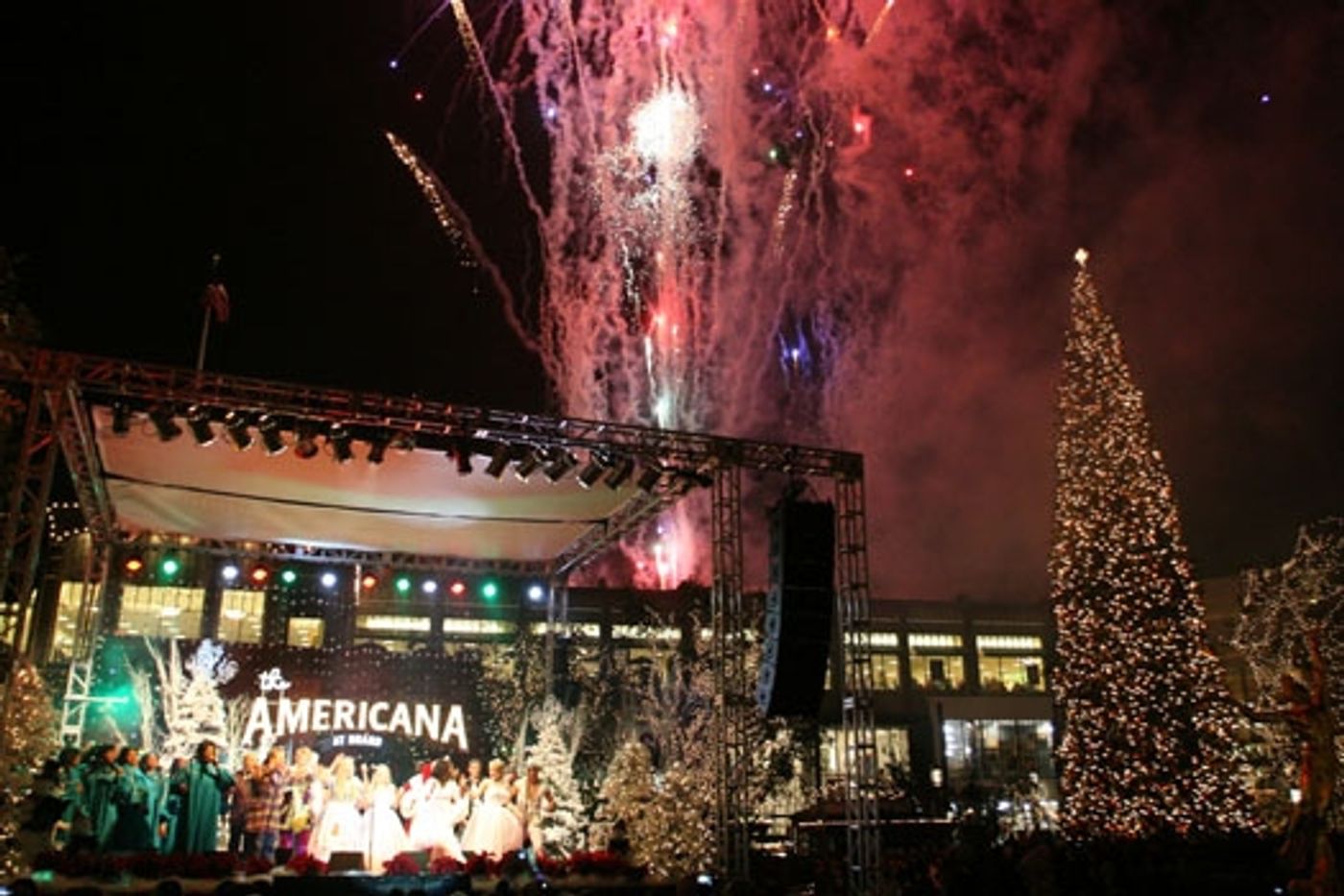 Photo Coverage: Christamas Tree Lighting Celebration with DWTS' Mark Ballas, Peabo Bryson, Warren, et al. Photo Coverage: Christamas Tree Lighting Celebration with DWTS' Mark Ballas, Peabo Bryson, Warren, et al. Image