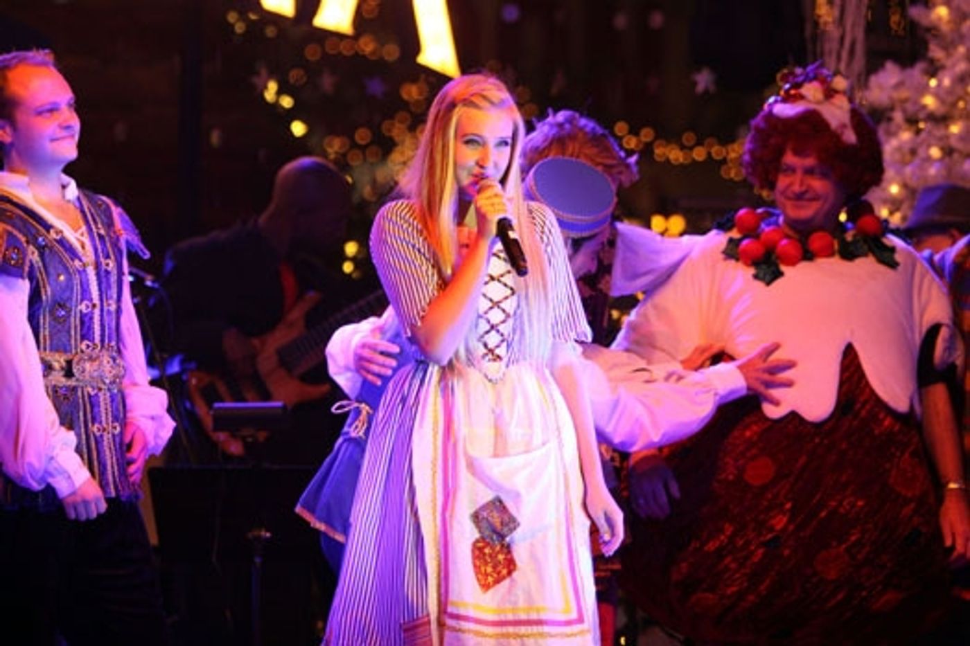 Photo Coverage: Christamas Tree Lighting Celebration with DWTS' Mark Ballas, Peabo Bryson, Warren, et al. Photo Coverage: Christamas Tree Lighting Celebration with DWTS' Mark Ballas, Peabo Bryson, Warren, et al. Image