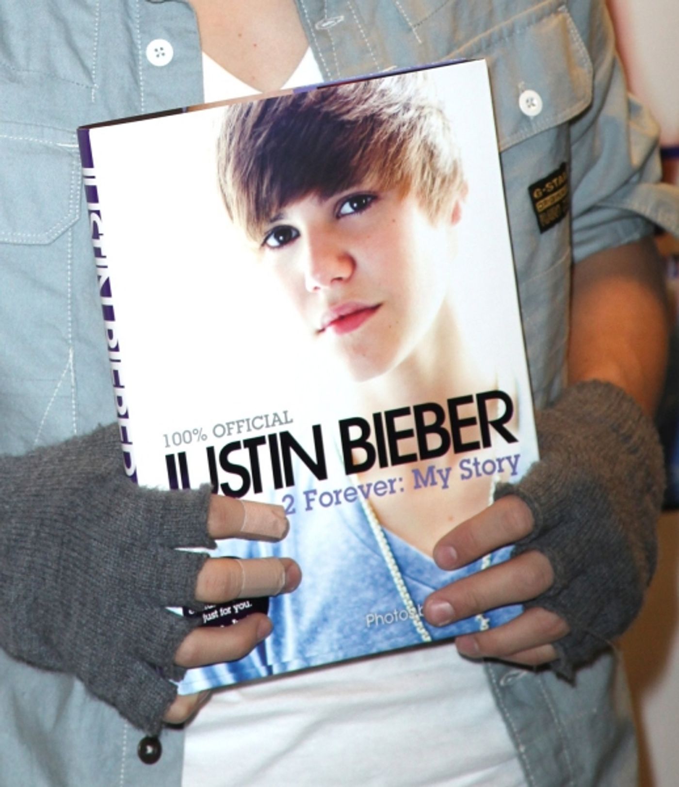 Photo Coverage: Justin Bieber Promotes New Memoir  Image