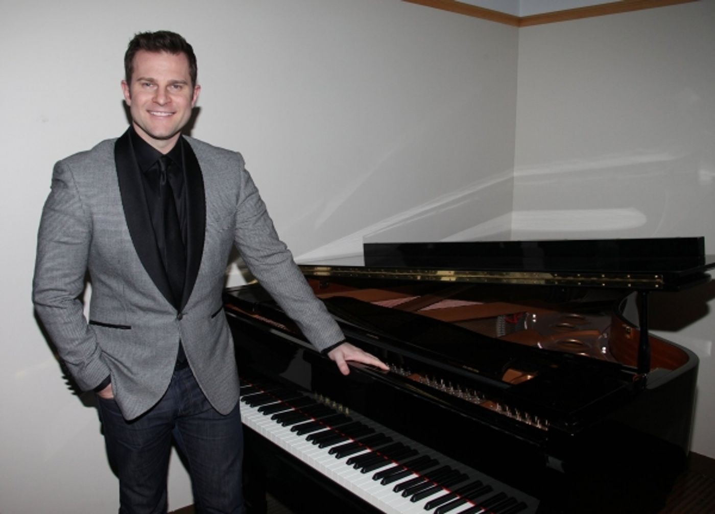 Photo EXCLUSIVE: David Campbell Celebrates CD Release in NYC  Image