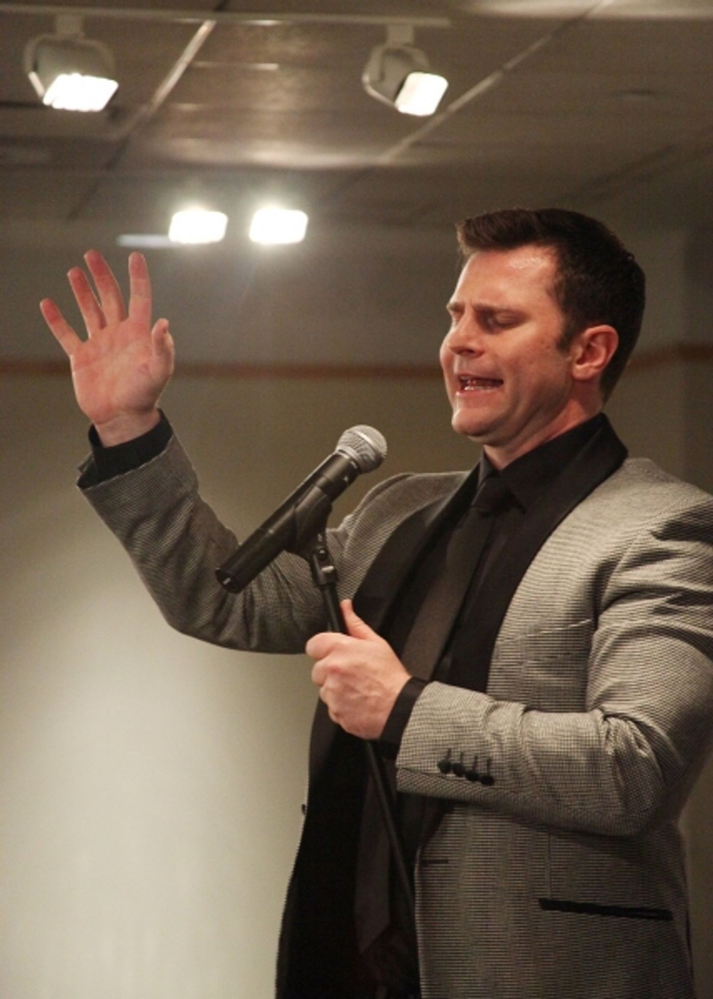 Photo EXCLUSIVE: David Campbell Celebrates CD Release in NYC  Image