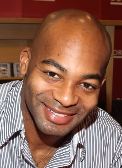 Brandon Victor Dixon Photo