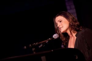 Carrie Manolakis Photo