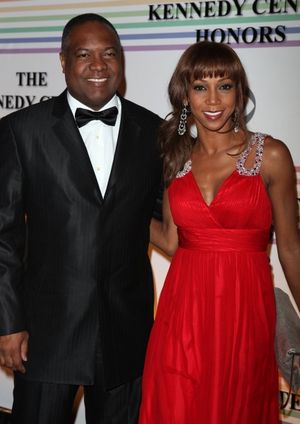 Rodney Pette & Holly Robinson Pette Photo